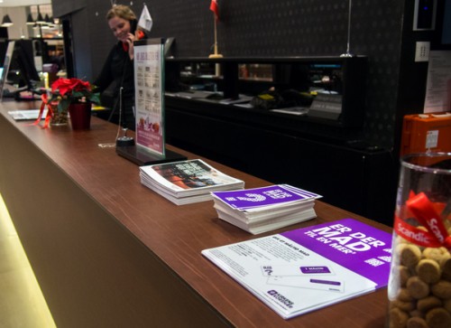 Materialet ligger i receptionen hos Scandic Aarhus City